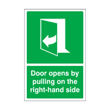 Door Opens By Pulling On The Right-hand Side Sticker | Safety-Label.co.uk